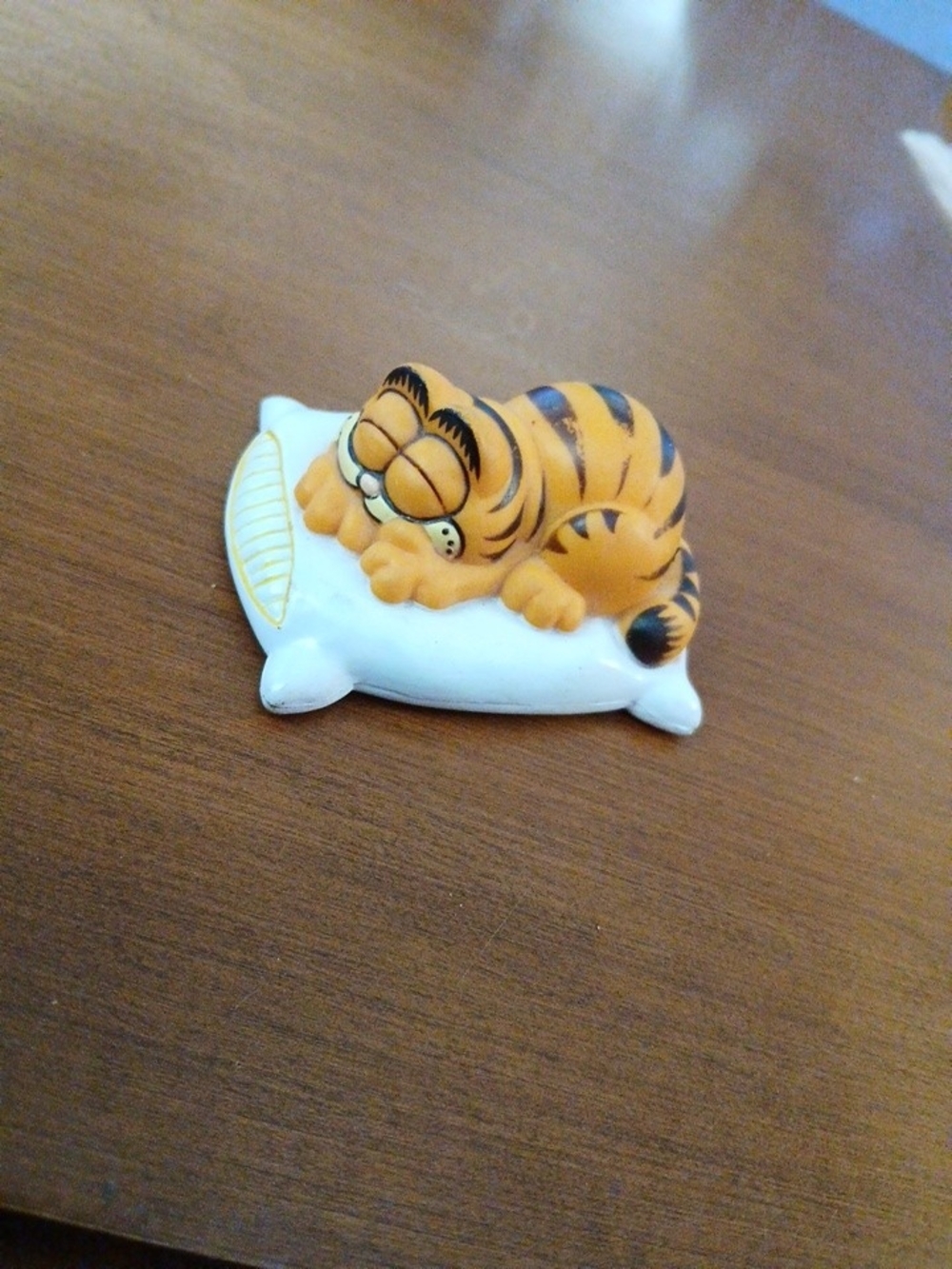 Garfield Sleeping on Pillow Figurine - Orange & White Vintage 1981